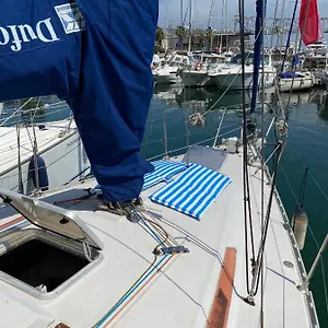 Acogedor Velero En El Forum Sant Adrià de Besòs